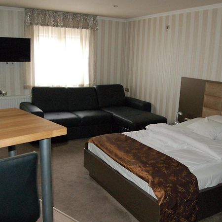 Control Motel Jászberény Eksteriør billede
