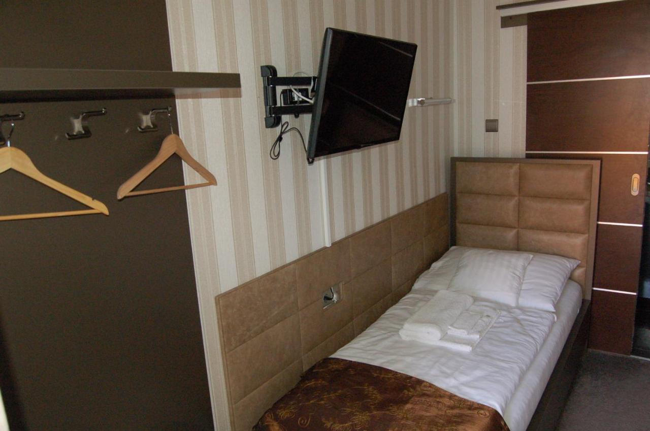 Control Motel Jászberény Eksteriør billede